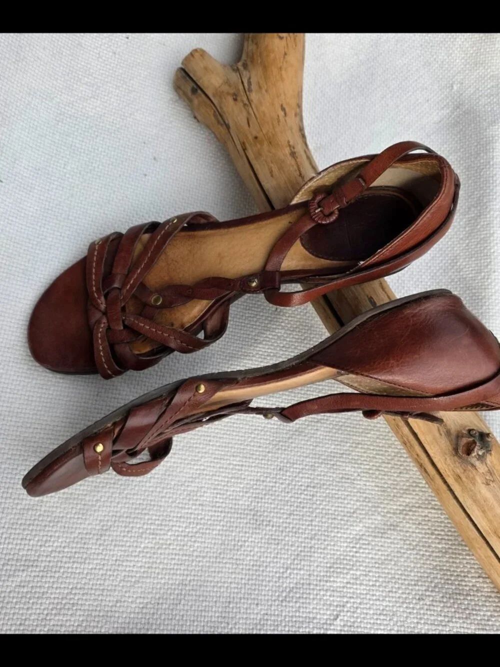 Frye studded mini wedge sandals Margot Woven Tstrap